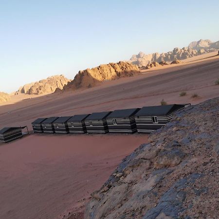 Rum Titanic Wadi Rum Eksteriør bilde